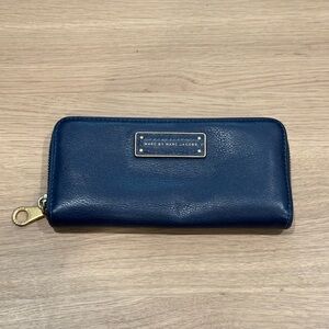 Marc by Marc Jacob’s Navy zip wallet